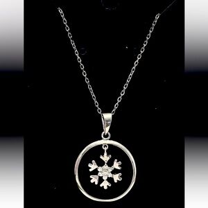Signed JT Sterling Silver 925 Cubic Zirconia Snowflake Pendant Necklace